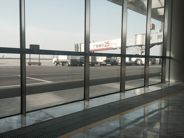 北京首都國際機場（地板嵌入管槽式銅管鋁翅片自然對流散熱器）安裝案例
